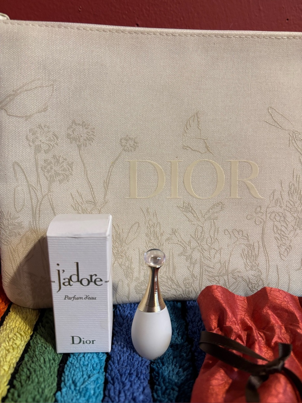 Bundle/ Dior J'adore Parfum d’Eau  Miniature plus Dior bag n small satin bag